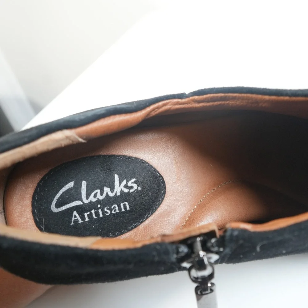 Clarks Artisan Ankle Boots Women‎ 7M Black Suede Pleated Ruched Block Heel Zip